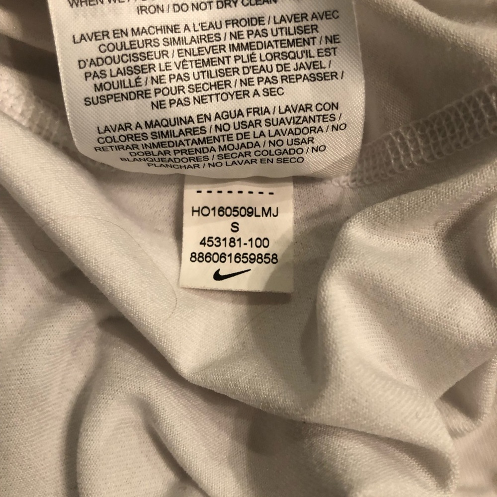 (2) Nike Tops Small - Picture 5 of 7